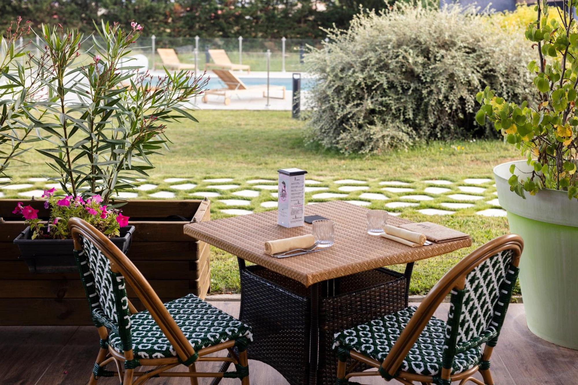 Artemis Hotel & Spa Bistro Coquet Brioude Exterior foto