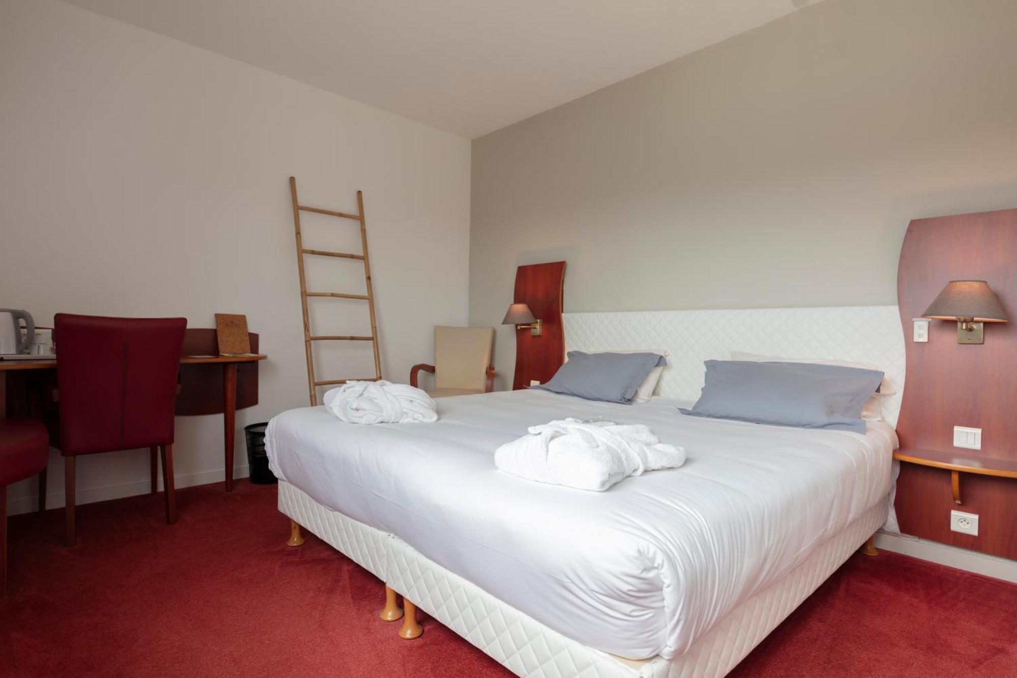 Artemis Hotel & Spa Bistro Coquet Brioude Quarto foto